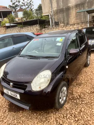 Toyota Passo 1.0 AWD 2014 Maroon
