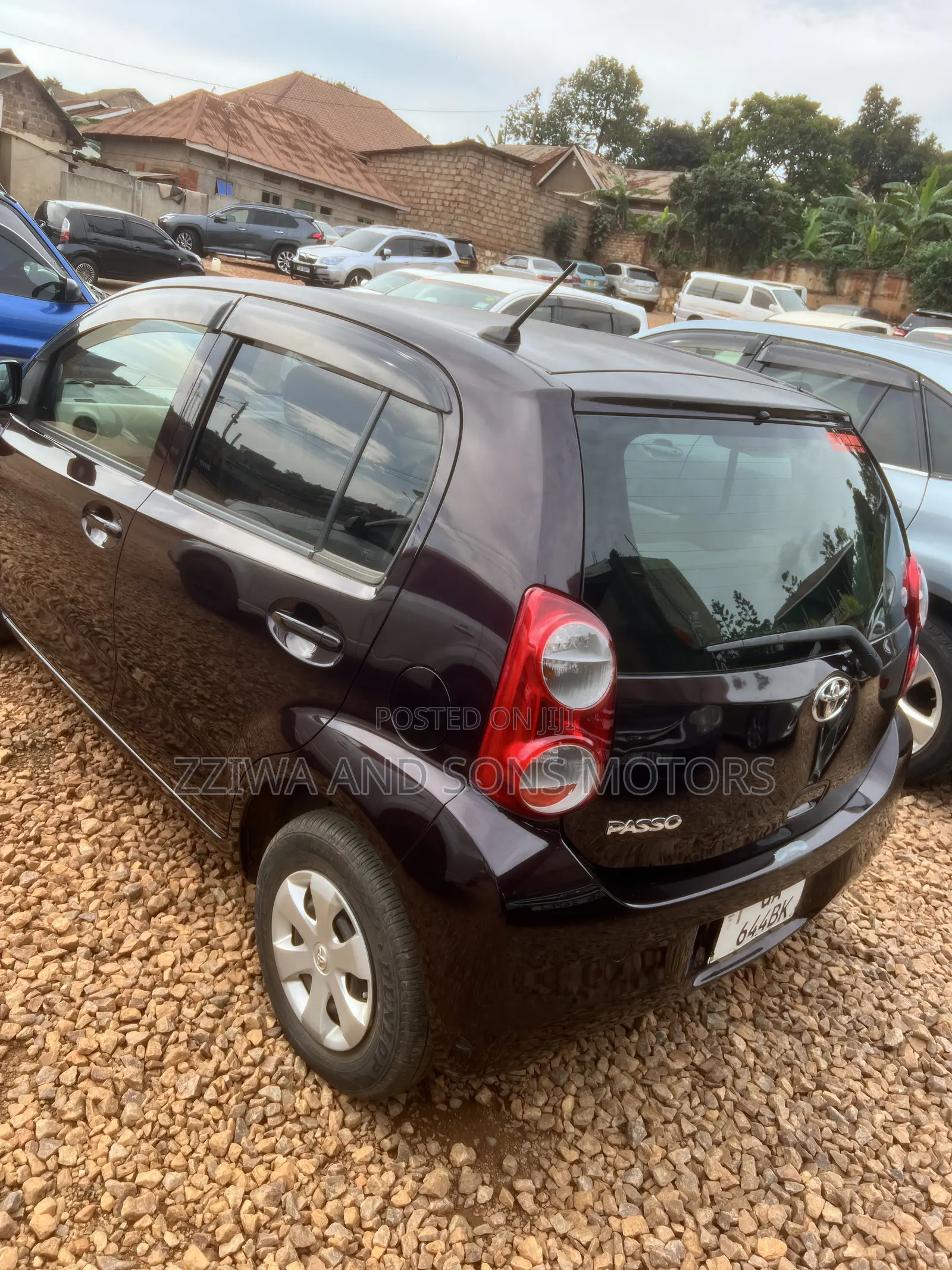 Toyota Passo 1.0 AWD 2014 Maroon