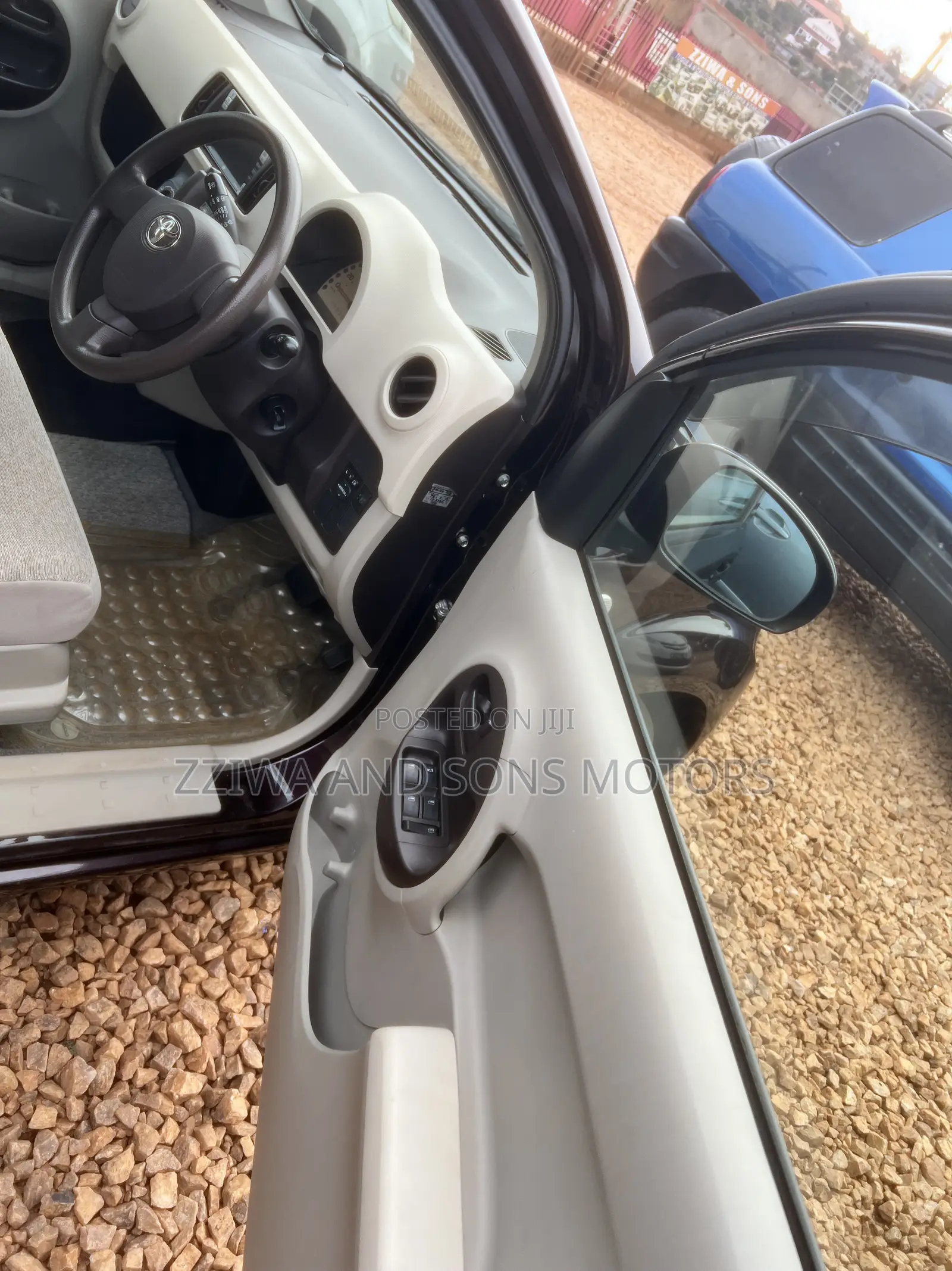 Toyota Passo 1.0 AWD 2014 Maroon