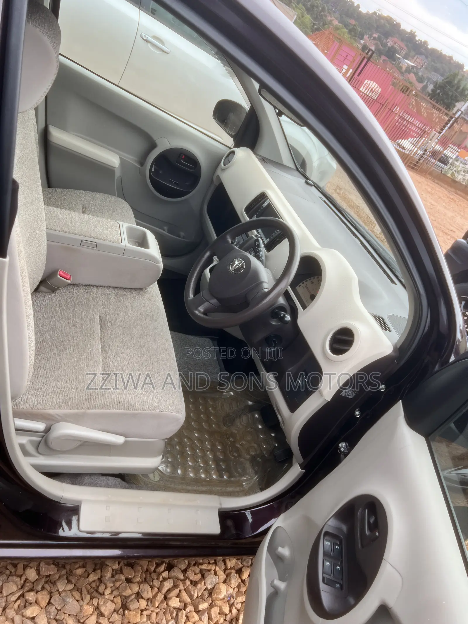 Toyota Passo 1.0 AWD 2014 Maroon
