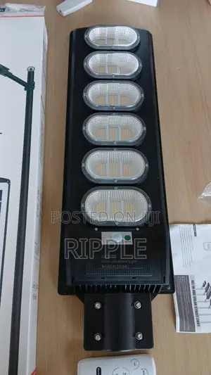 300W Solar Street Light With Lithium Battery Remote Control