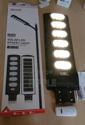 300W Solar Street Light With Lithium Battery Remote Control