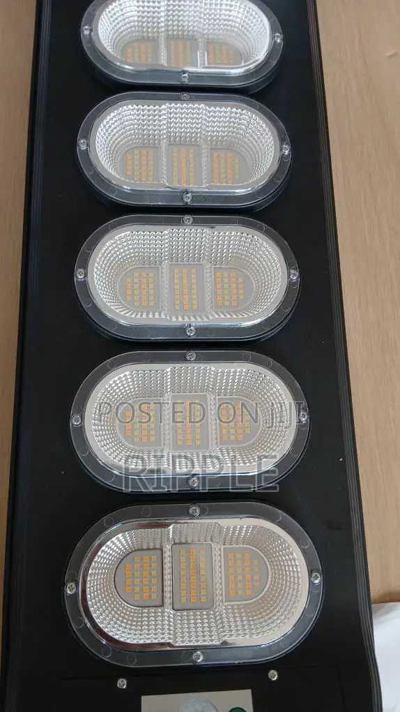 300W Solar Street Light With Lithium Battery Remote Control