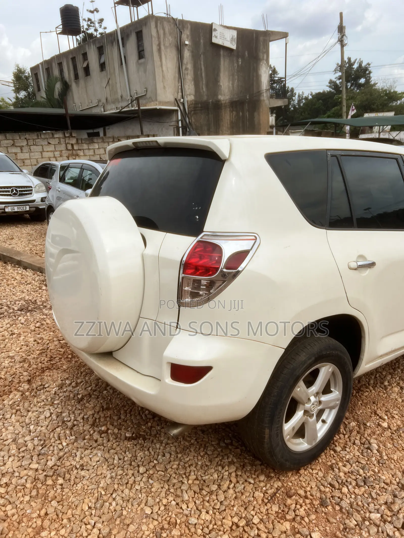 Toyota RAV4 4x4 2009 White
