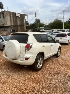 Toyota RAV4 4x4 2009 White