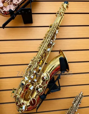 Brand New Yamaha Alto Saxophone With Strap, Reed and Box