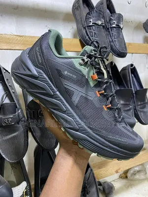Columbia 2 Gore-Tex Sneakers Size 43 & 44