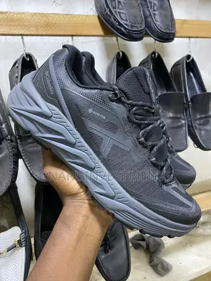 Columbia 2 Gore-Tex Sneakers Size 43 & 44