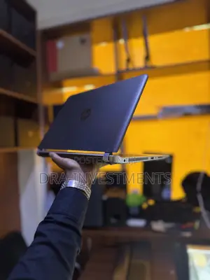 Laptop HP ProBook 440 G3 4GB Intel Core i5 HDD+SSD 500GB