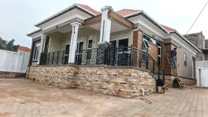 4bdrm Bungalow in Kira Nsasa for sale