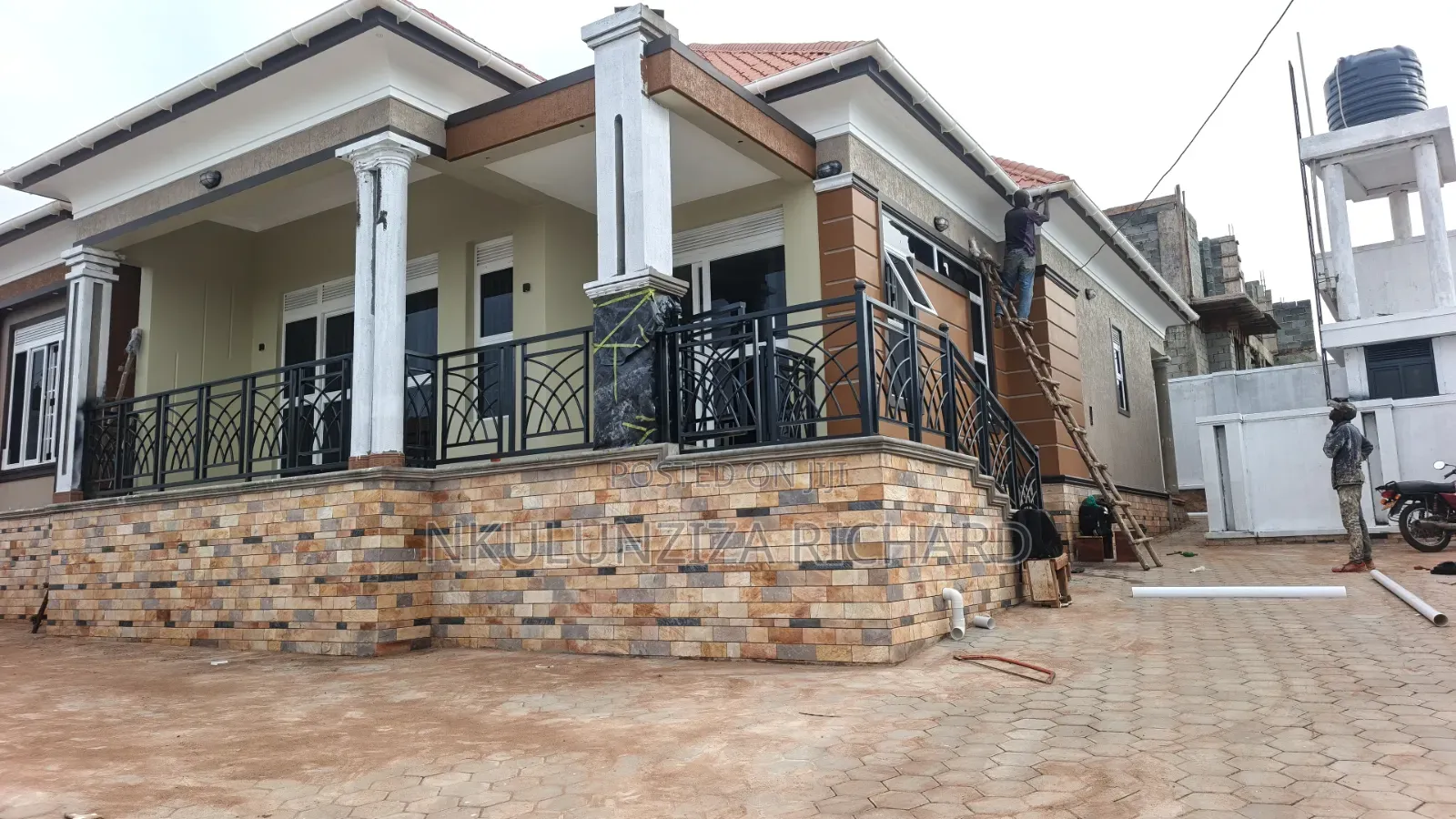 4bdrm Bungalow in Kira Nsasa for sale