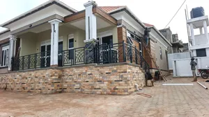 4bdrm Bungalow in Kira Nsasa for sale