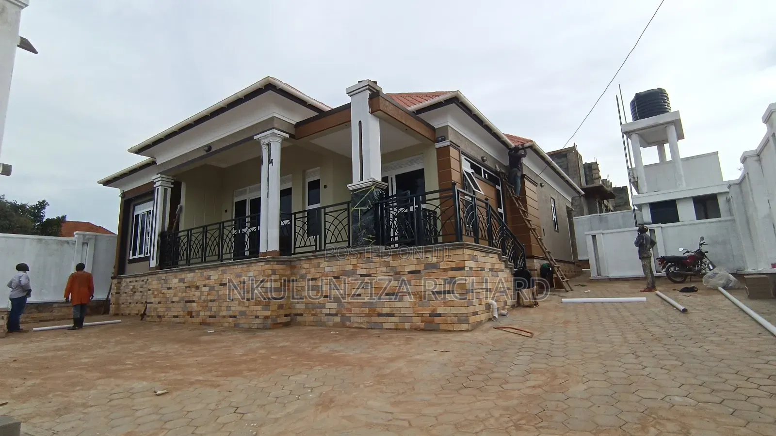 4bdrm Bungalow in Kira Nsasa for sale