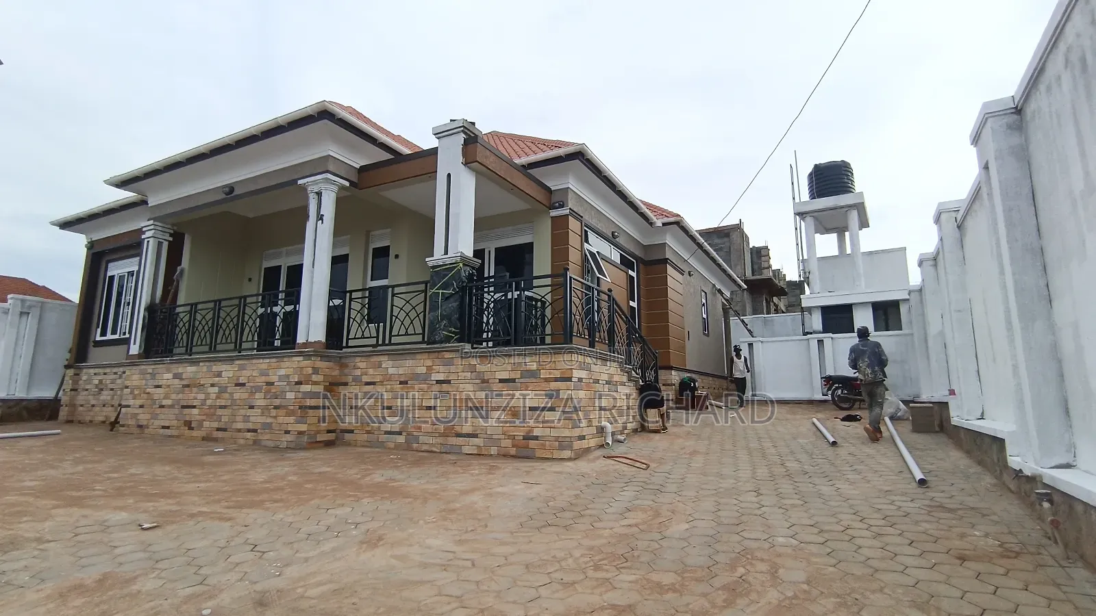 4bdrm Bungalow in Kira Nsasa for sale