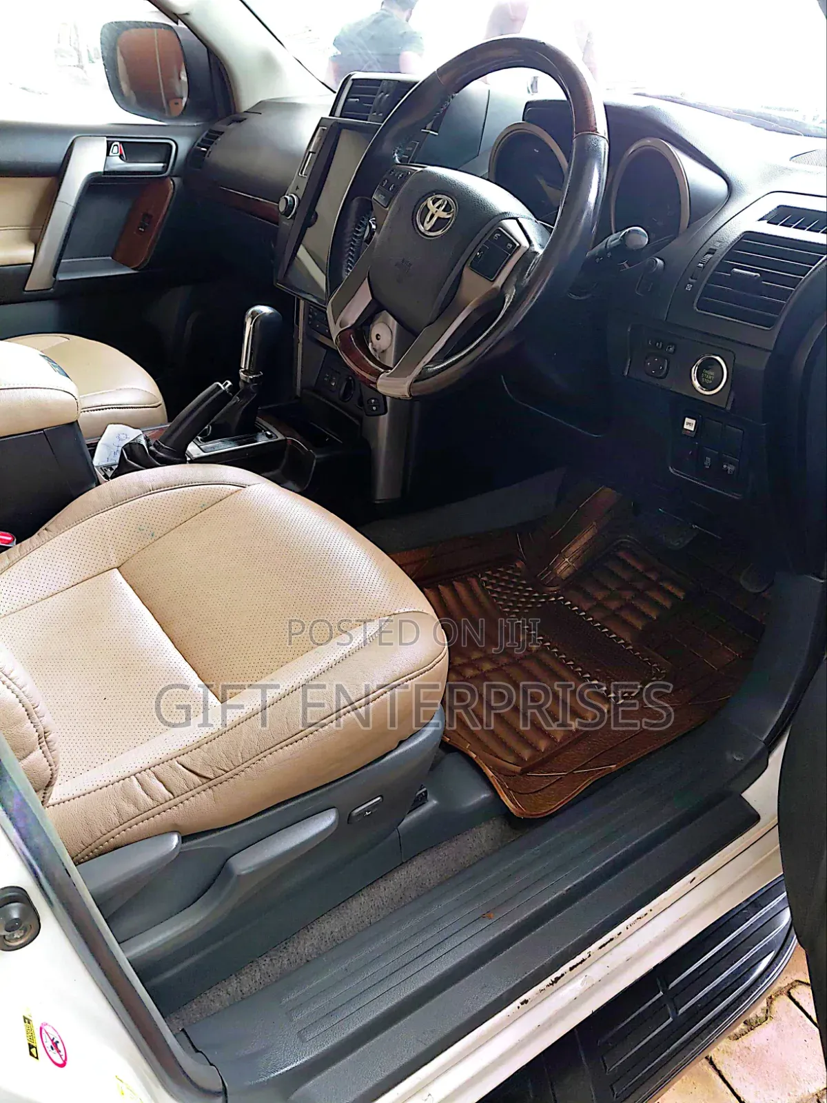 Toyota Land Cruiser Prado 2013 White