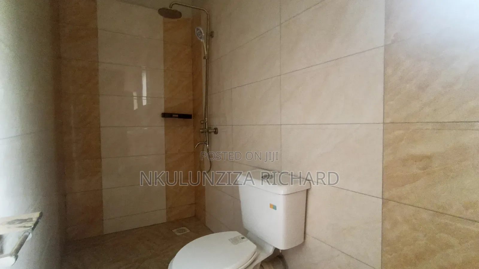 4bdrm Duplex in Mamerito Road, Kira for sale