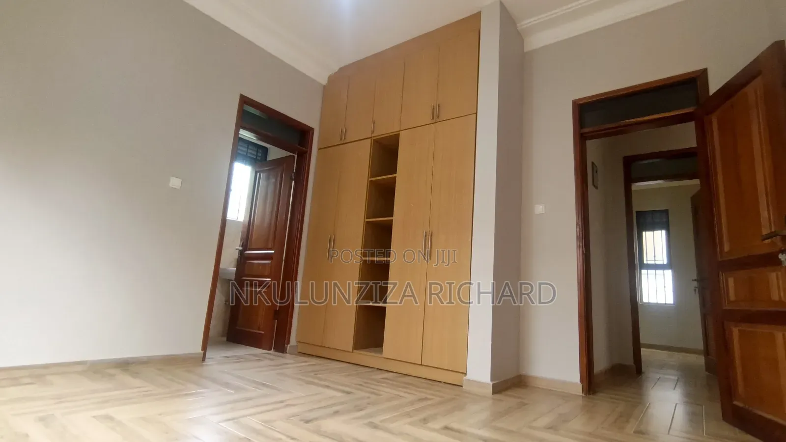 4bdrm Duplex in Mamerito Road, Kira for sale