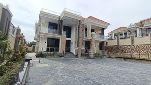6bdrm Mansion in Kira Town for sale