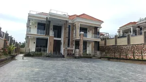 6bdrm Mansion in Kira Town for sale