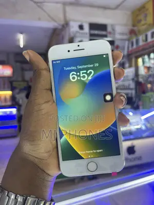 Apple iPhone 8 64 GB White
