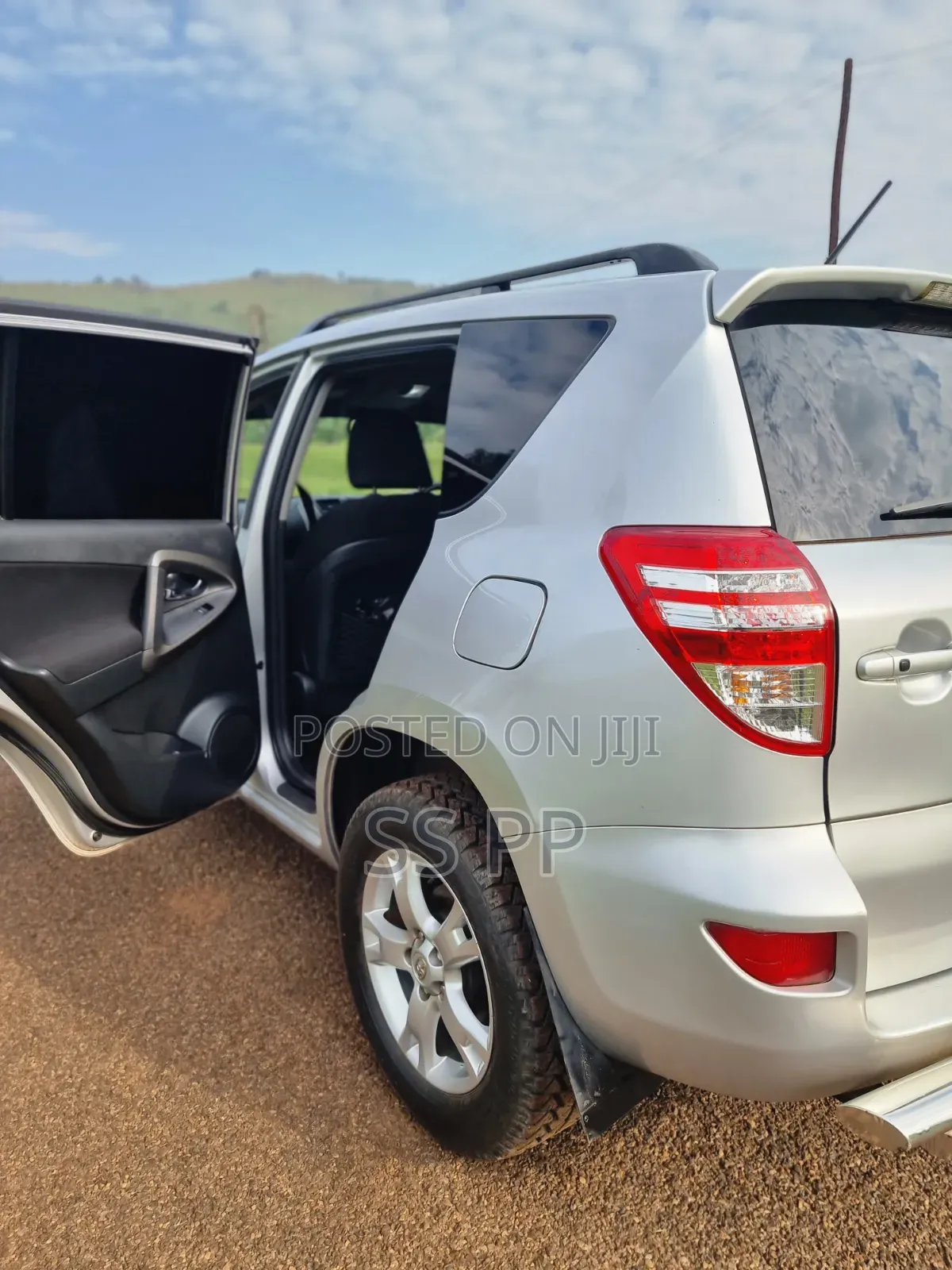 Toyota RAV4 2012 Silver