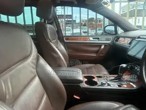 Volkswagen Touareg V6 Executive 2013 Silver