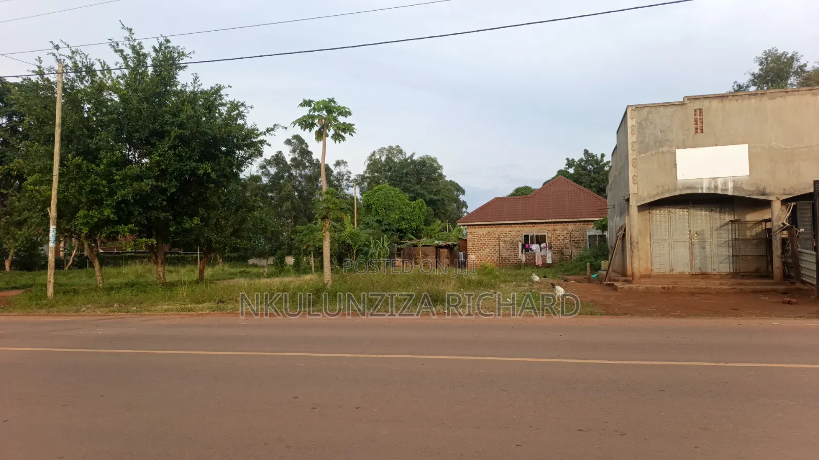Commercial Plot for Sale in Kitukutwe Town 10decimals Ready Land Title