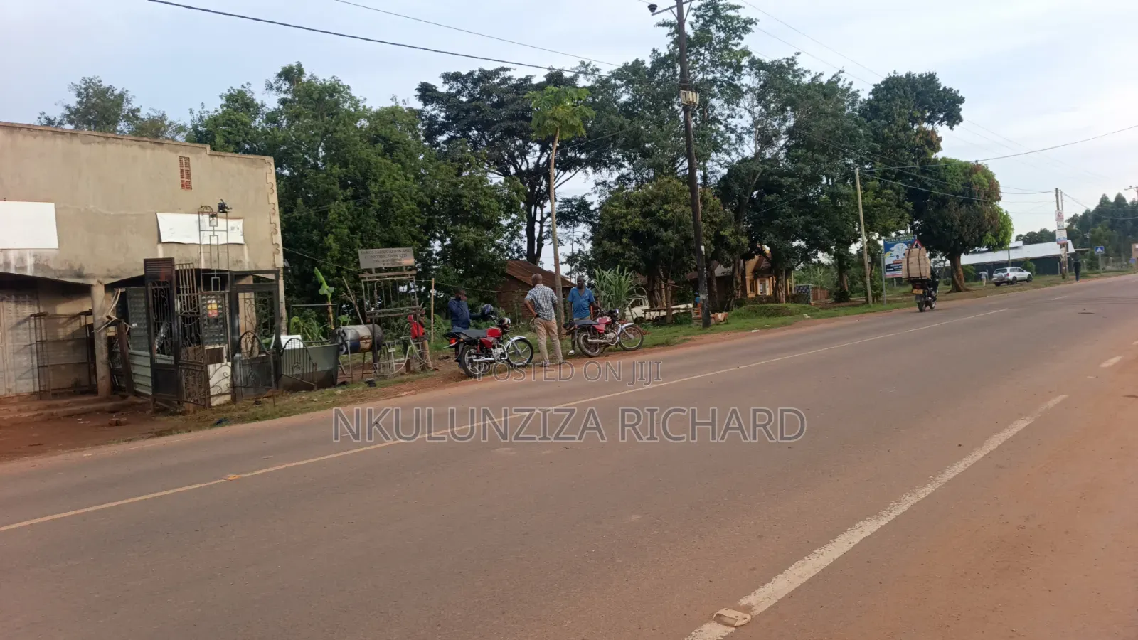 Commercial Plot for Sale in Kitukutwe Town 10decimals Ready Land Title