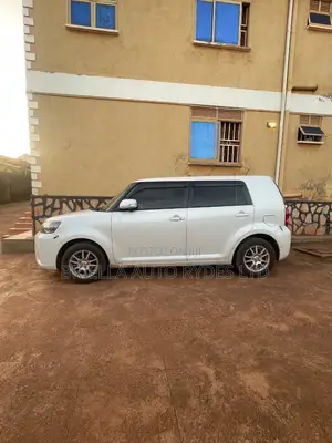 Toyota Corolla Rumion 2010 White