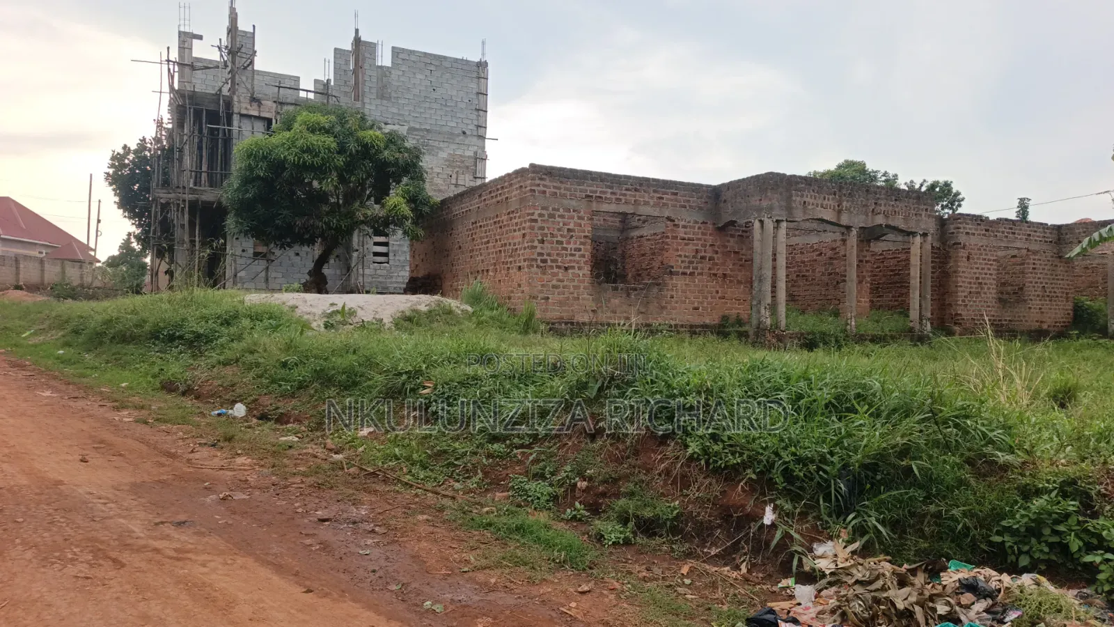 Commercial Plot for Sale in Kitukutwe 18 Decimals Ready Land Title