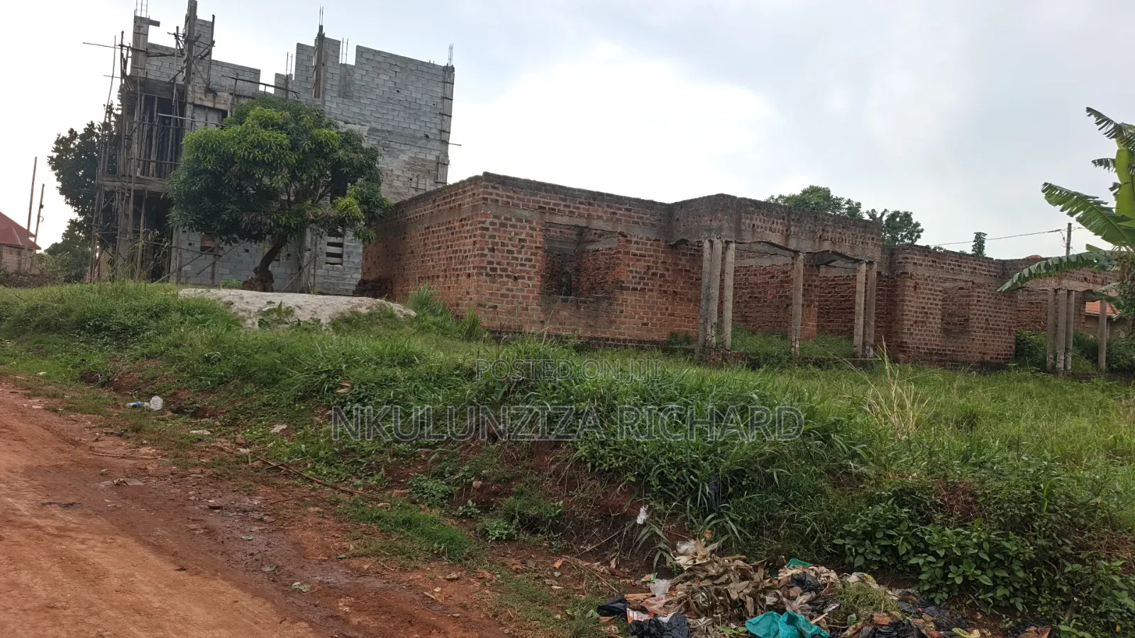 Commercial Plot for Sale in Kitukutwe 18 Decimals Ready Land Title