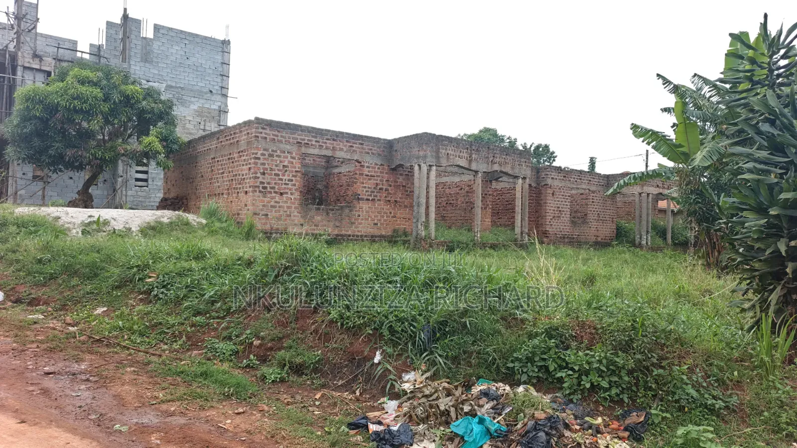 Commercial Plot for Sale in Kitukutwe 18 Decimals Ready Land Title