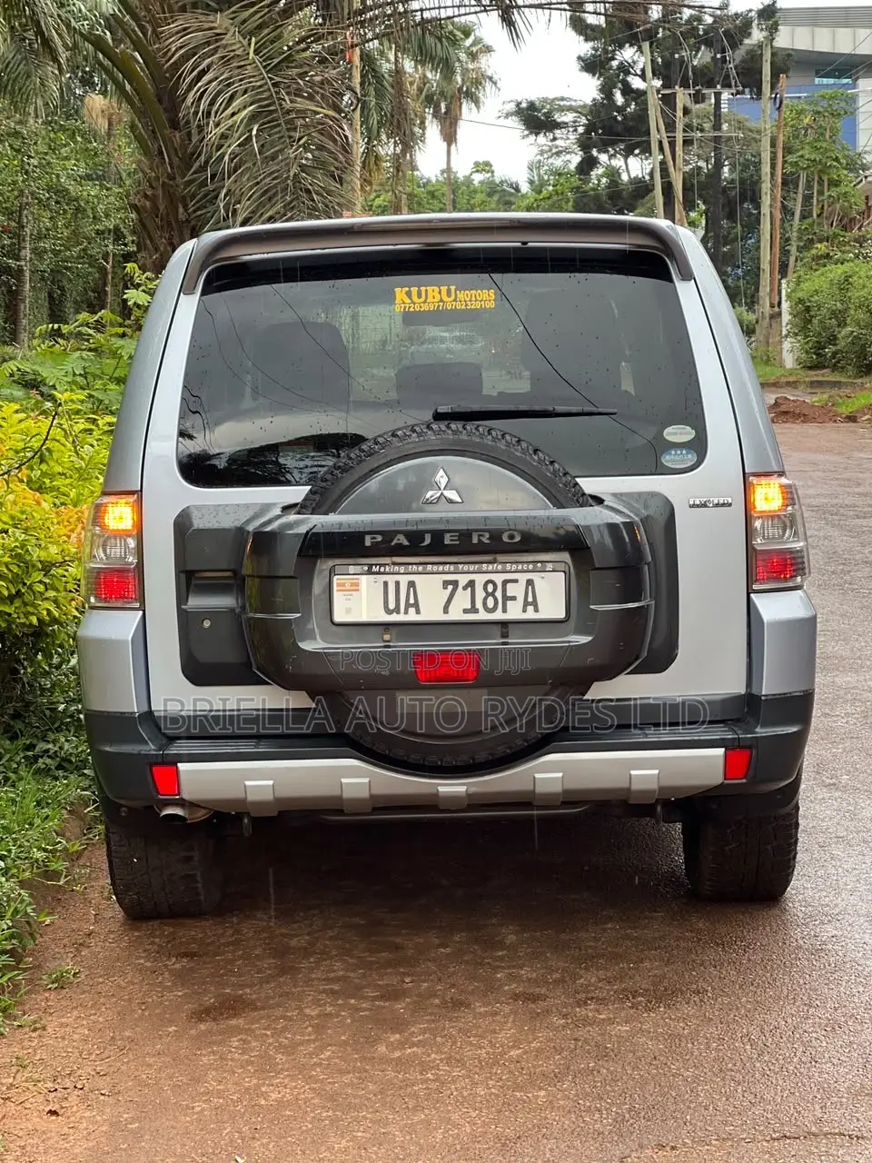 Mitsubishi Pajero 2010 Silver