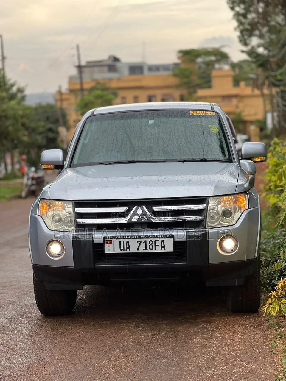 Mitsubishi Pajero 2010 Silver