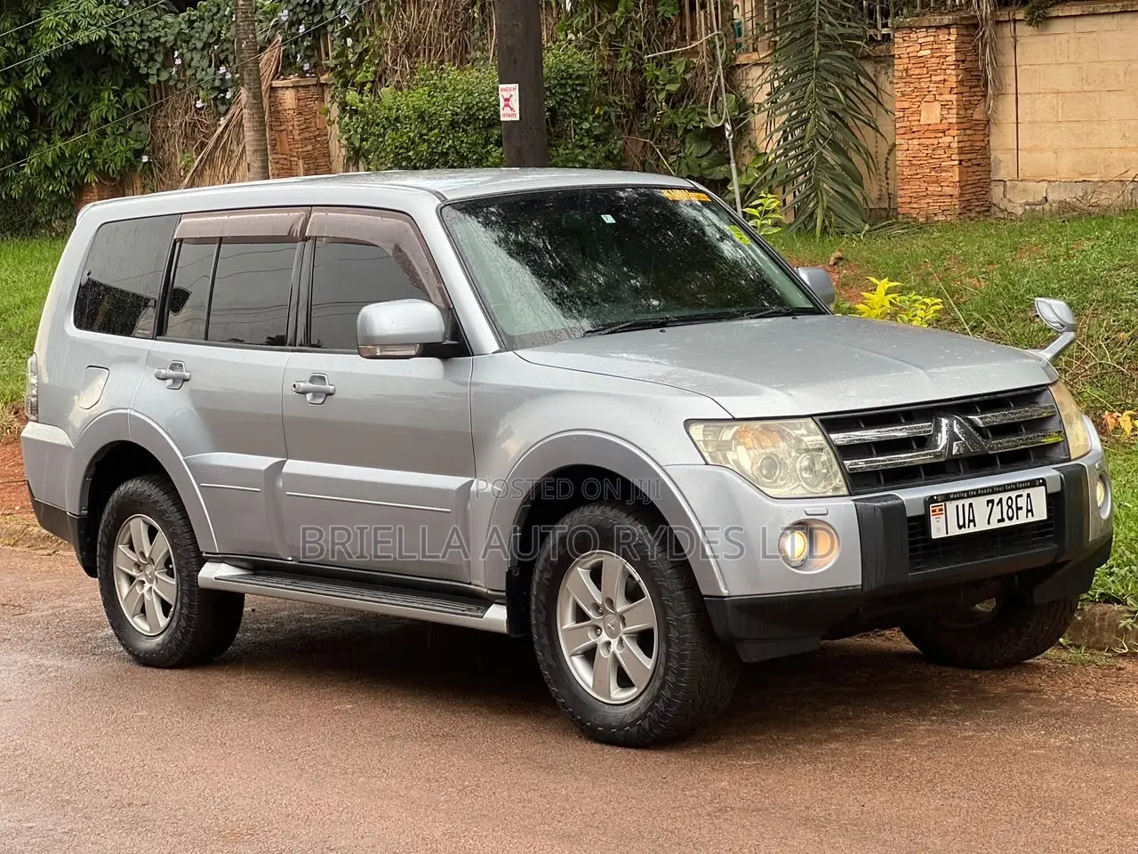 Mitsubishi Pajero 2010 Silver
