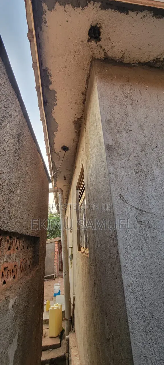 Furnished 2bdrm Bungalow in Makindye for sale
