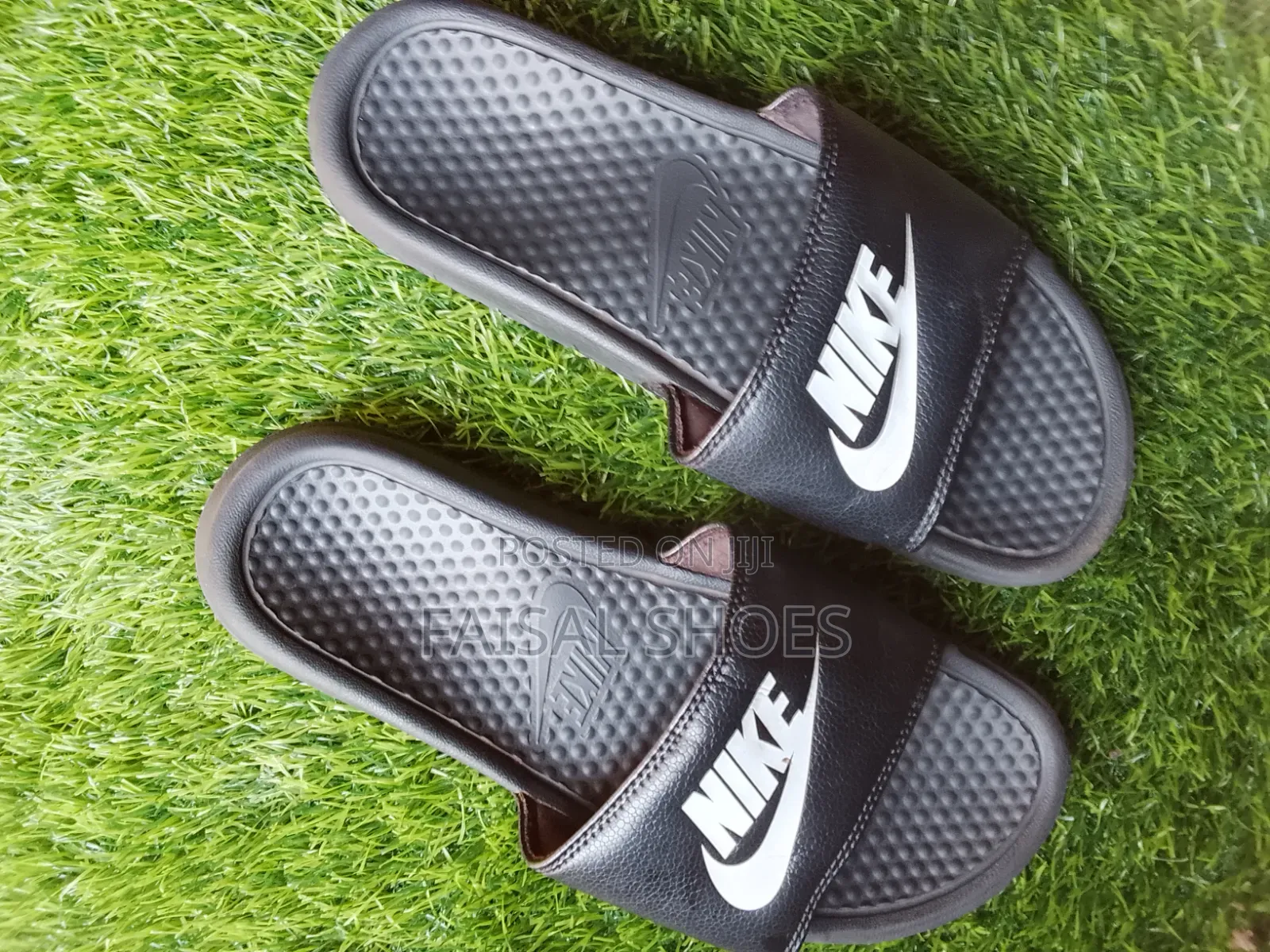 Nikes Sliders