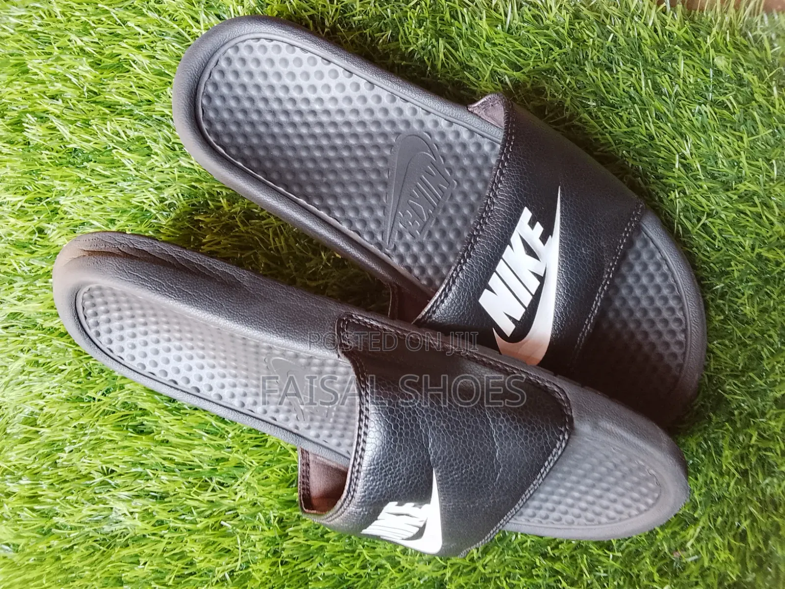 Nikes Sliders