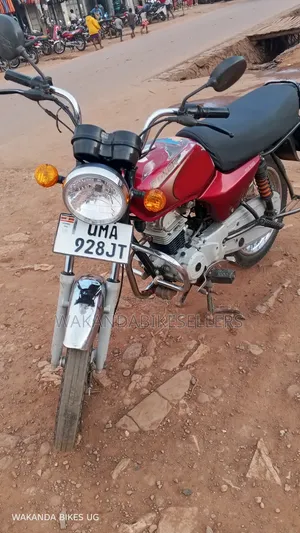 Bajaj Boxer 100 2025 Red