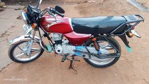 Bajaj Boxer 100 2025 Red