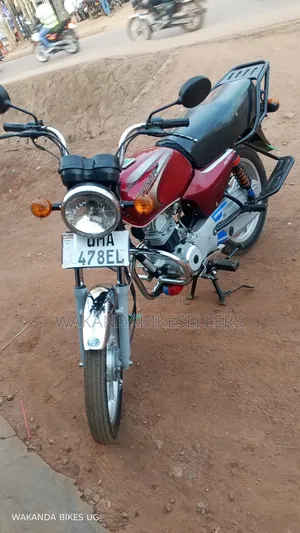 Bajaj Boxer 100 2025 Red