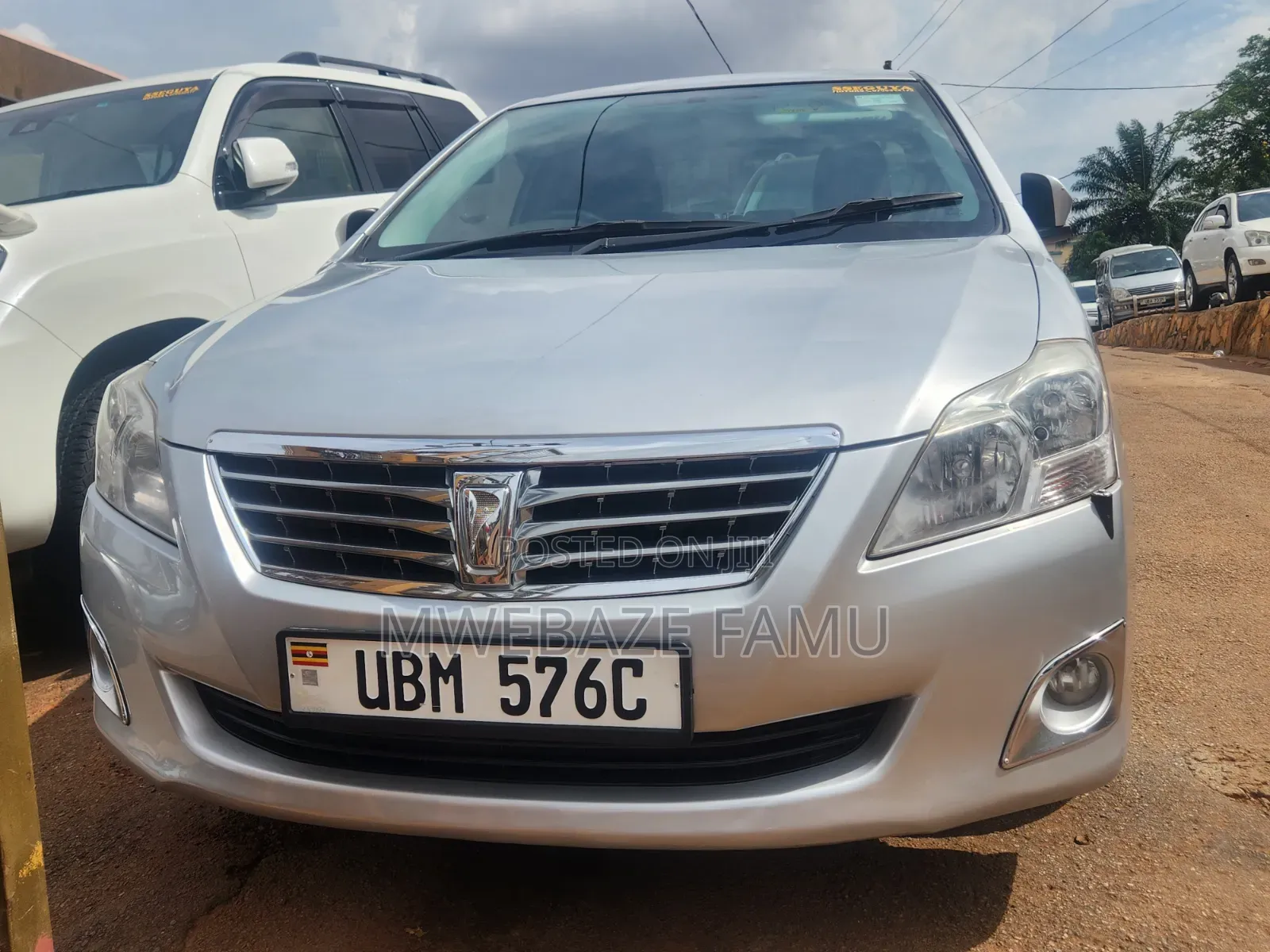 Toyota Premio 2013 Silver