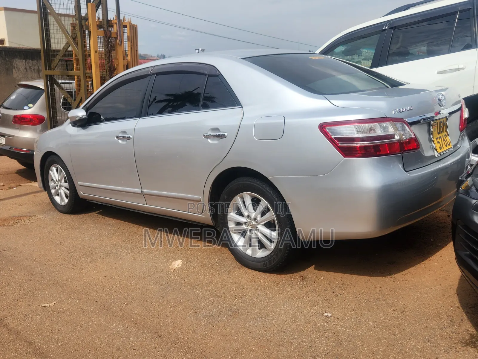 Toyota Premio 2013 Silver