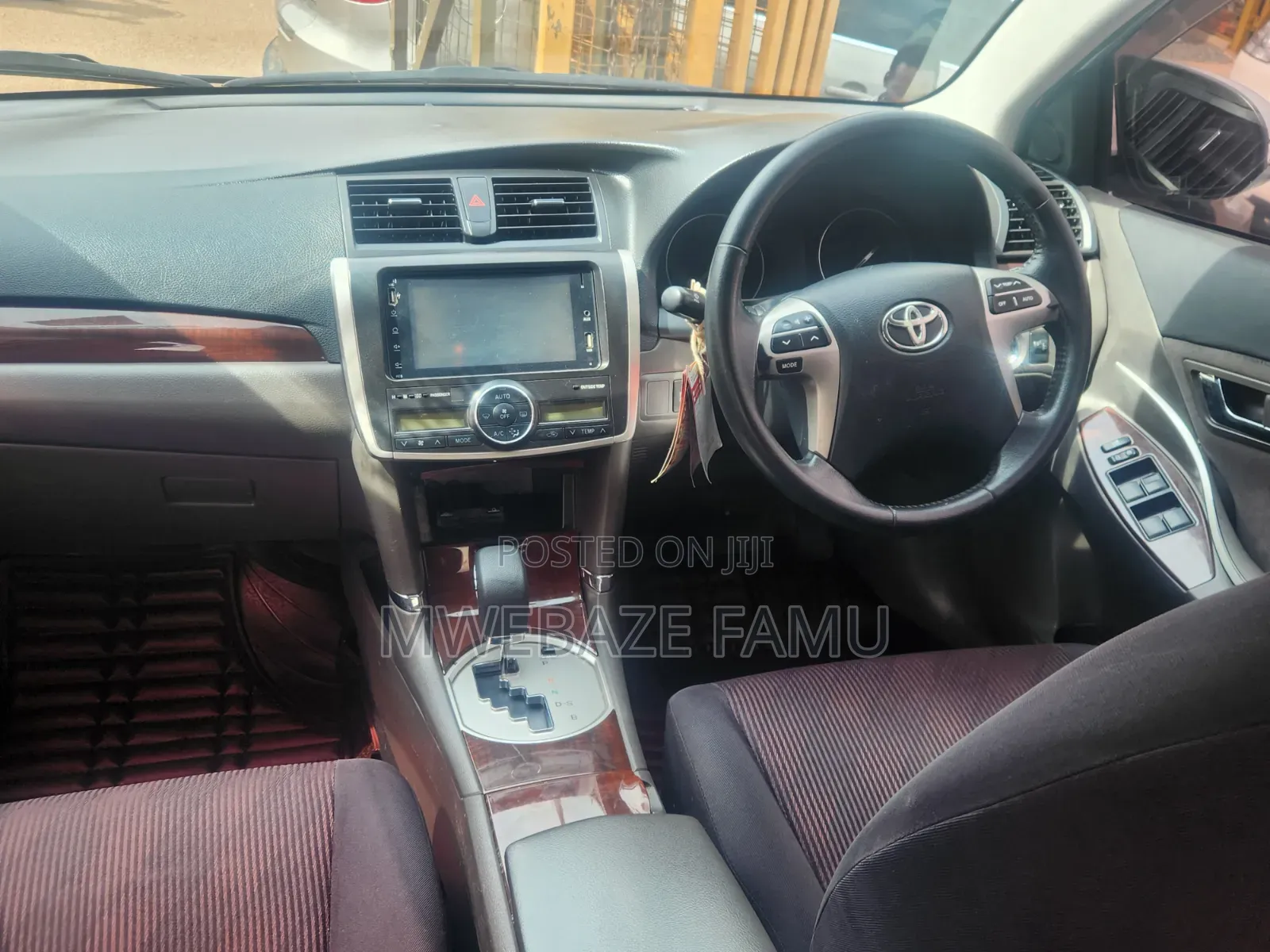 Toyota Premio 2013 Silver
