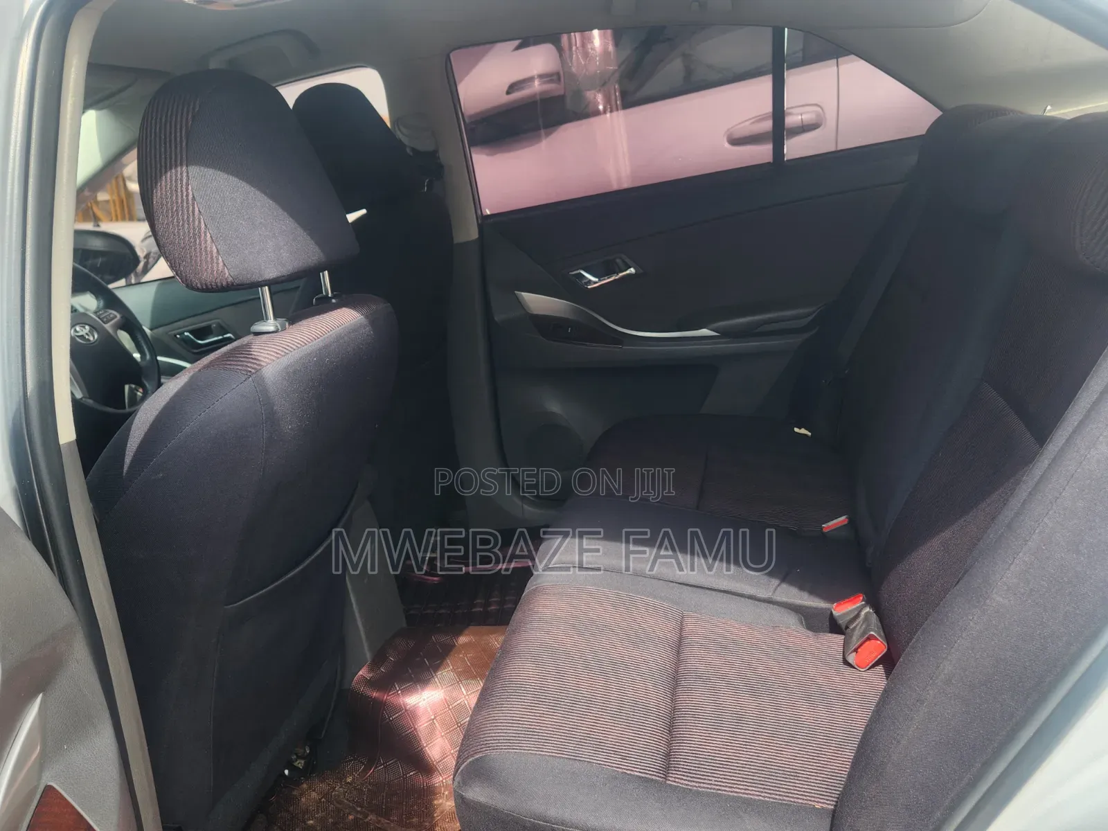 Toyota Premio 2013 Silver