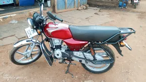 Bajaj Boxer 100 2025 Red