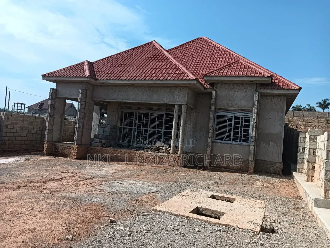 4bdrm Bungalow in Nantabulirilwa House, Goma for sale