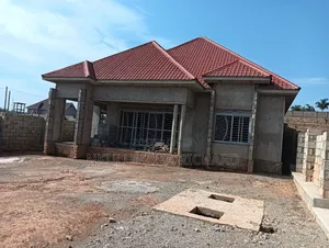 4bdrm Bungalow in Nantabulirilwa House, Goma for sale