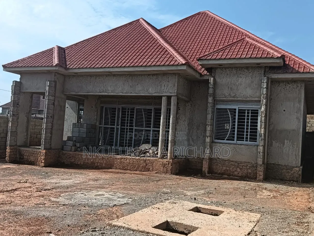 4bdrm Bungalow in Nantabulirilwa House, Goma for sale
