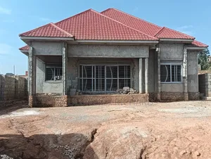 4bdrm Bungalow in Nantabulirilwa House, Goma for sale